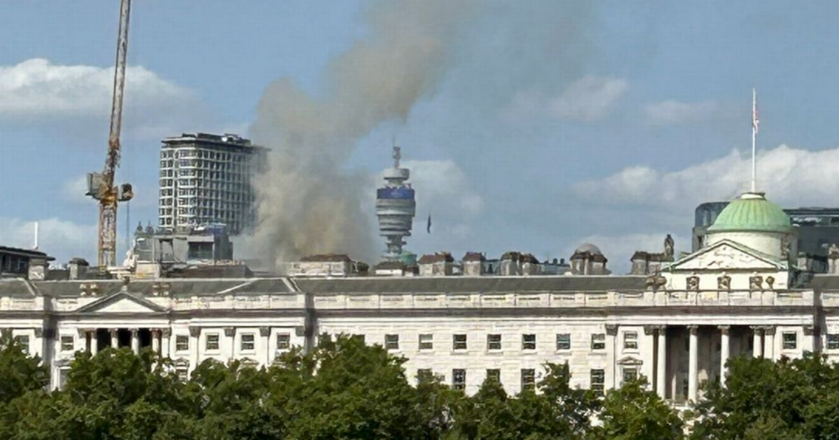 Fire Erupts at London's Historic Somerset House