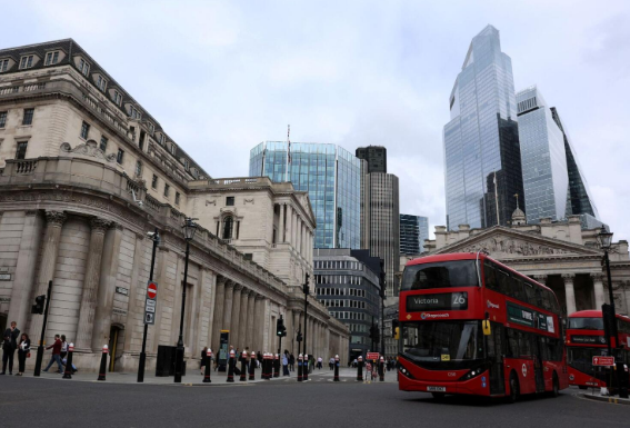 UK Businesses Report Record Gloom Over Rising Taxes in Labour Government Budget